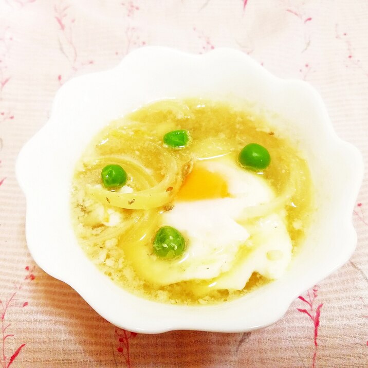 卵入り♪グリーンピースと玉葱の味噌スープ